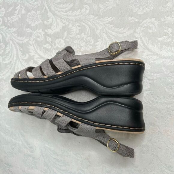 Clarks Collection Gray Slingback Cutout Faux Snakeskin Wedge Heel Size 9.5 - Picture 5 of 8